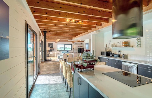 Saint-Jean-de-Luz House | Red cedar villa with stuning views at the ocean and mountains