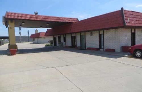 Newton Hotel | Red Coach Inn