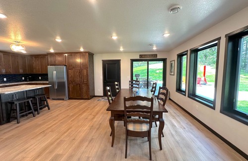 Annandale House | Red Door Retreat on Lake Sylvia