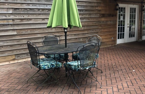 Statesboro House | Red Fern Lodge Room 1