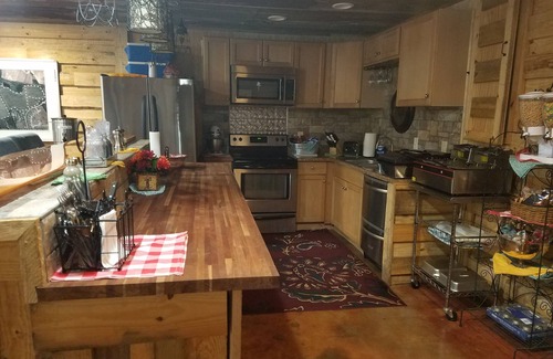 Statesboro House | Red Fern Lodge Room 2