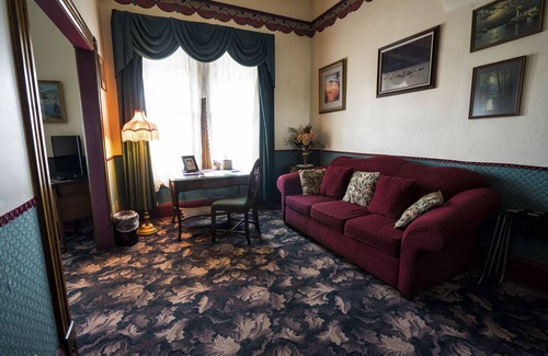 Williams Bed & Breakfast | Red Garter Inn