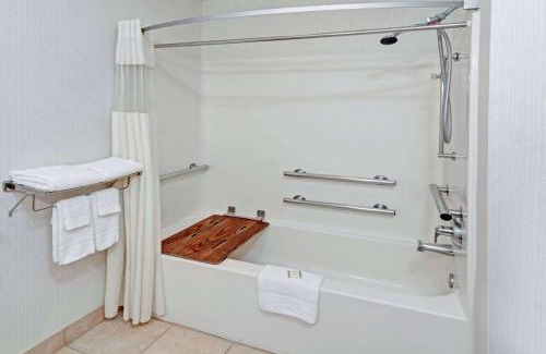 Elk Grove Village Hotel | Red Lion Inn & Suites Elk Grove Village