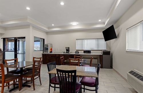 Caseyville Hotel | Red Lion Inn & Suites Caseyville