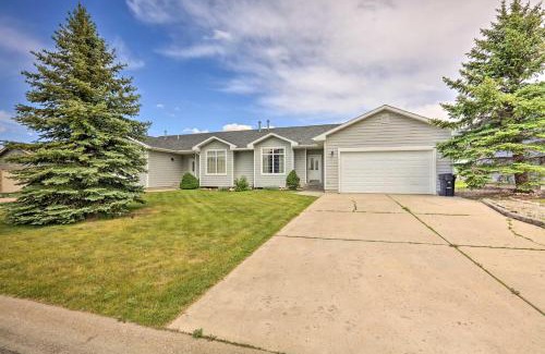 Red Lodge House | Red Lodge Townhome with Hot Tub and Mountain Views!