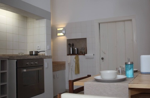 Monserrate Apartment | Red marinheiros stream, between the mountains and the sea