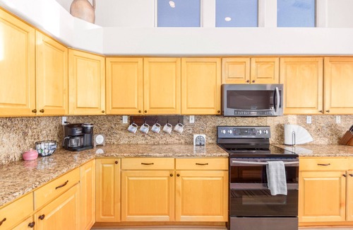 East Mesa House | Red Mountain Family Fun with Pool, Spa, Putting Green