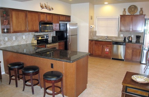 Oak Creek House | Red Rock Luxury- Beautiful Red Rock Views, Near Hiking, Biking, and Shopping