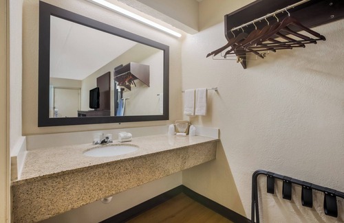 Morrow Hotel | Red Roof Inn Atlanta South - Morrow