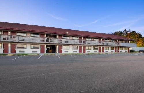 Johnson City Hotel | Red Roof Inn Binghamton - Johnson City