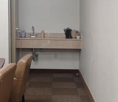 Westlake Hotel | Red Roof Inn Cleveland - Westlake