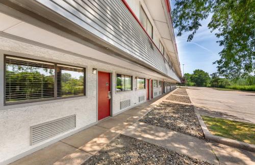 Erie Hotel | Red Roof Inn Erie – I-90