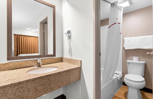 Harrisburg Hotel | Red Roof Inn Harrisburg North