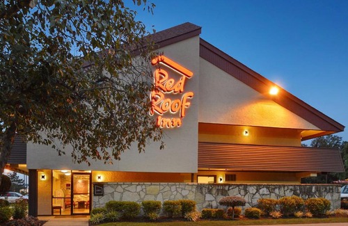 Pea Ridge Hotel | Red Roof Inn Huntington