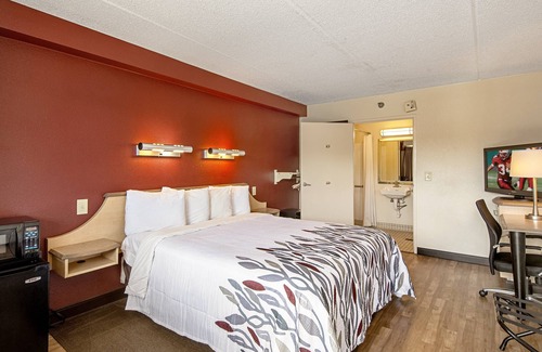 Pea Ridge Hotel | Red Roof Inn Huntington