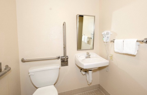 Milford Hotel | Red Roof Inn Milford - New Haven