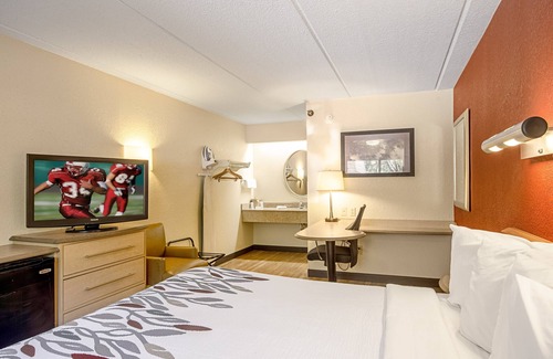 Ferry Pass Hotel | Red Roof Inn Pensacola – I-10 at Davis Highway