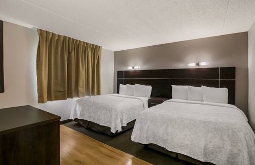 Ashley Oaks Hotel | Red Roof Inn PLUS+ & Suites Knoxville West-Cedar Bluff