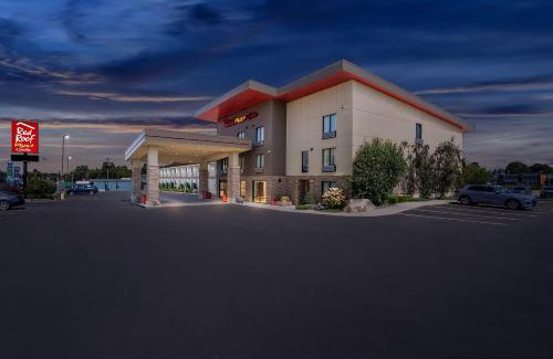 Whippleville Hotel | Red Roof Inn PLUS+ & Suites Malone