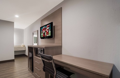 Gold Rock Hotel | Red Roof Inn Rocky Mount - Battleboro