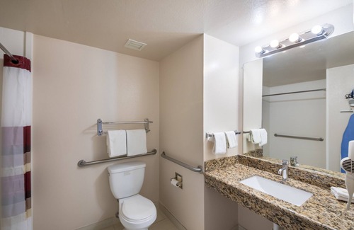 Manor Hotel | Red Roof Inn & Suites Austin East - Manor