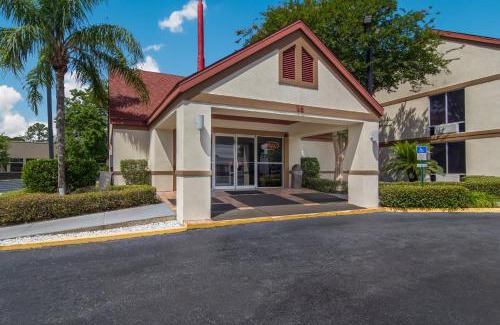 Dock Junction Hotel | Red Roof Inn & Suites Brunswick I-95
