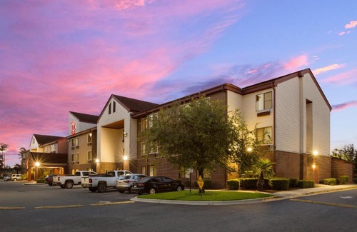 Pooler Hotel | Red Roof Inn & Suites Savannah Airport
