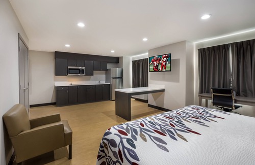 Sulphur Hotel | Red Roof Inn Sulphur