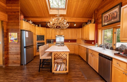 Leavenworth House | Red Roof Lodge - Leavenworth
