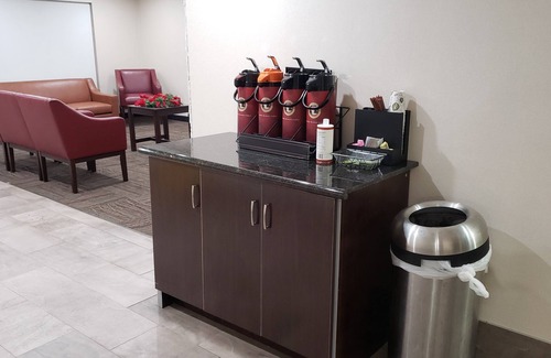 Vicksburg Hotel | Red Roof PLUS+ & Suites Vicksburg