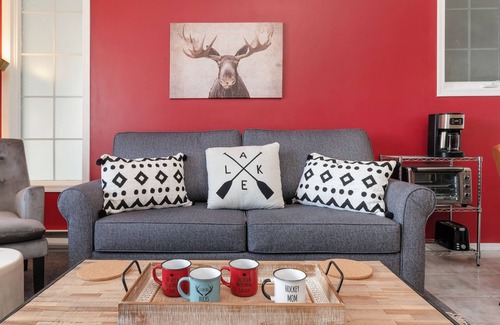 East Kootenay House | Red Roost: Unit 2014B 1BR at Mountain View Villas