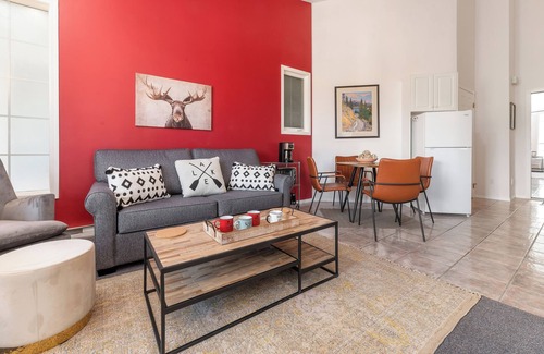 East Kootenay House | Red Roost: Unit 2014B 1BR at Mountain View Villas