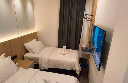 Bintulu Hotel | Red's Hotel