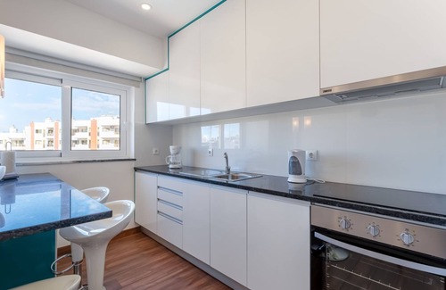 Praia da Rocha Apartment | Red Velvet 1 BDR Flat With Balcony by LovelyStay