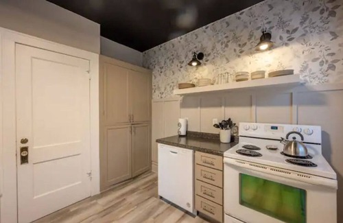 Red Wing Apartment | Red Wing Retreat. Historic Charm, Central to Downtown or West End