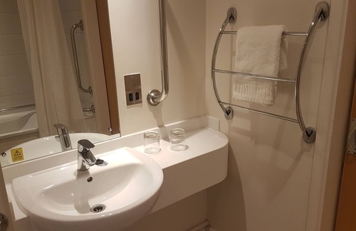 Clayhall Hotel | Redbridge Lodge