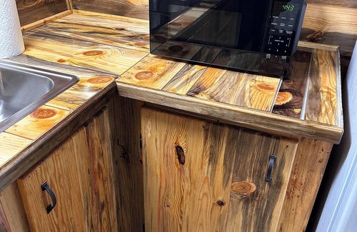 Mount Ida House | Redbud Roost-2 Bedroom Getaway