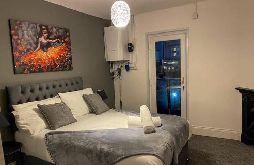 Redcar Apartment | Redcar - Seafront, 6 Bedrooms, Short Stays