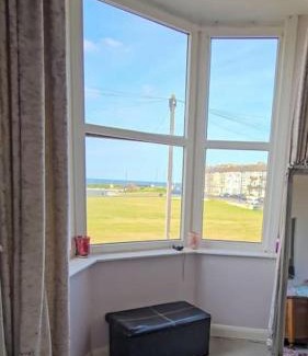 Redcar Apartment | Redcar - Seafront, 6 Bedrooms, Short Stays