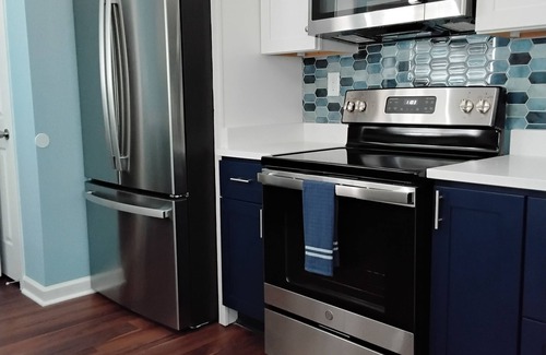 Vollintine-Evergreen House | Redd's Peaceful Retreat nOffering 5 bedrooms A theater room and a billiards room