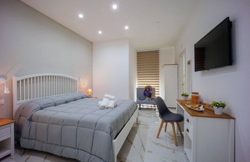 Naples House | REDDIMUS Guest House