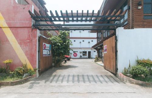 Binan City Hotel | RedDoorz at Joel's Apartelle