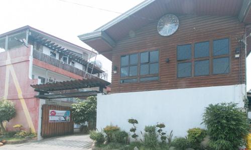 Binan City Hotel | RedDoorz at Joel's Apartelle