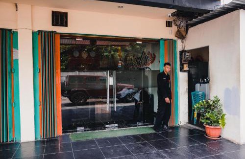 Makassar Hotel | Reddoorz Plus near Makassar Town Square