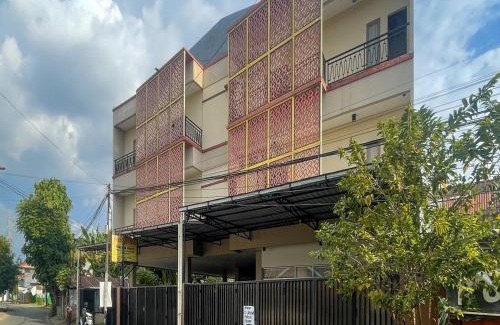 Makassar Hotel | Reddoorz Syariah at Pondok Bintang Jalan Biring Romang Makassar