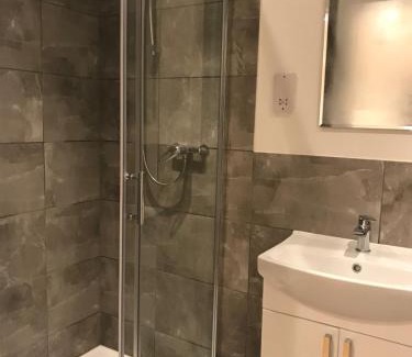 Farnham House | Redhill Lodge