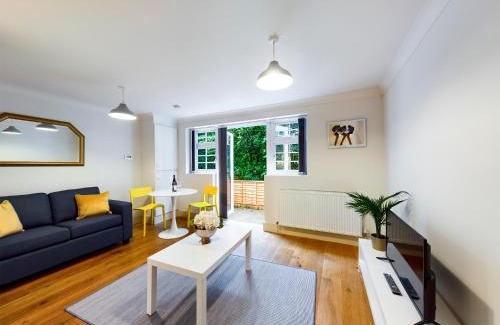 Redhill Apartment | Redhill town centre apartment by Livingo