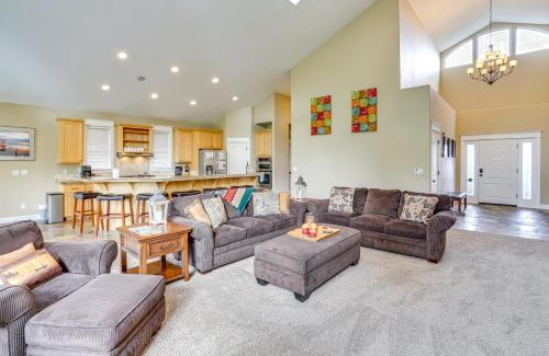 Redmond House | Redmond Golf Getaway - Near Smith Rock State Park!