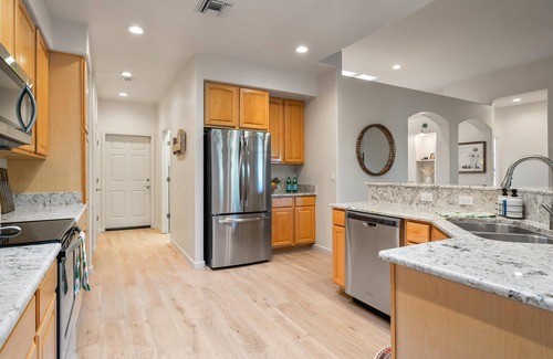 Vistoso Hills House | REDUCED 1st SEASON! Gated Modern Home, Heated Pool & Spa. Conveniently Located