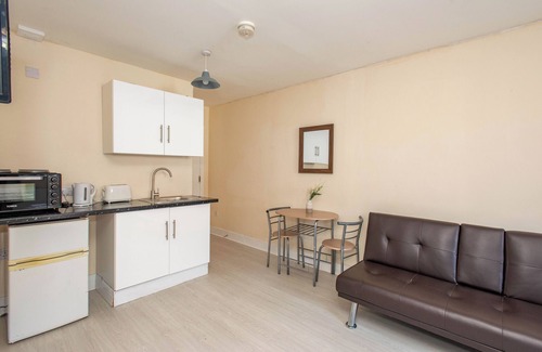 London Borough of Bromley Apartment | *REDUCED RATES* Greater London Private Studio 1 - 20 Mins to London Bridge